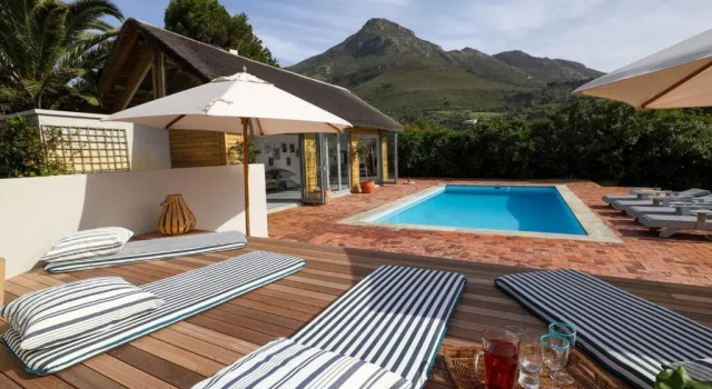 Коттедж Chapmans Peak Lodge Noordhoek Cape Town.