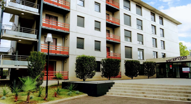 Alezan Hotel