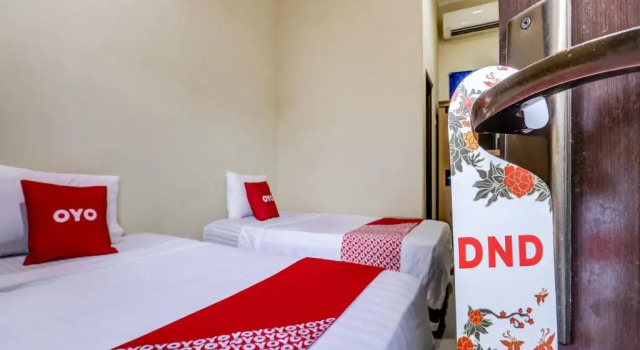 Standard Twin room OYO 90927 Homestay Tentrem 2