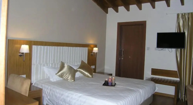 Семейный номер Standard с балконом Livadia Hotel Kyperounta
