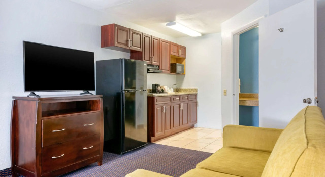Двухместный люкс Quality Inn Sarasota North Near Lido Key Beach