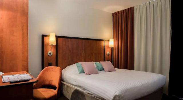 Номер Comfort Logis LE RABELAIS Hôtel- Restaurant - SPA