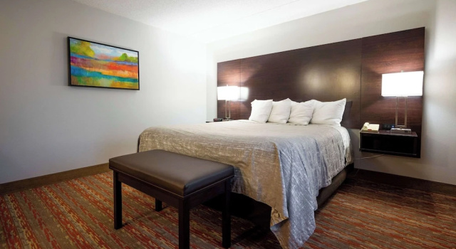 Двухместный люкс Endeavor Inn & Suites, Trademark Collection by Wyndham