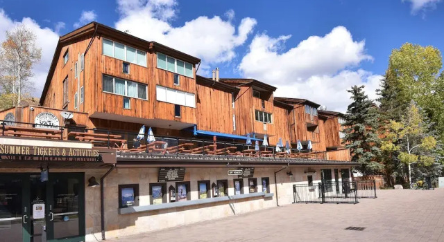 Lionshead Centre #307 3 Bedroom Condo by RedAwning, Забронировать Апартаменты/квартира Отели Вейл с бассейном, Бассейн