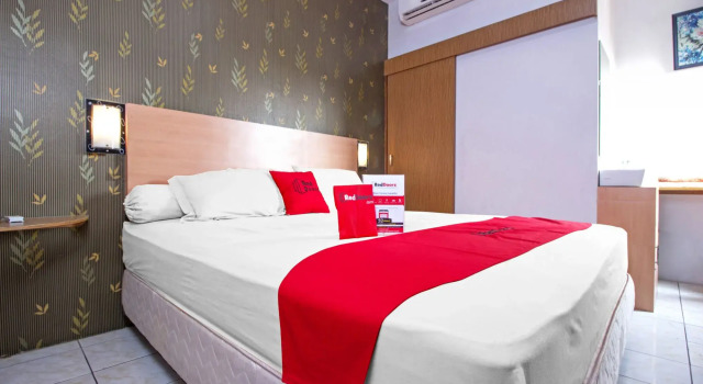 Formerly RedDoorz near Exit Tol Pasteur, Rezervasyon Otel Bandung Kidul Bandung