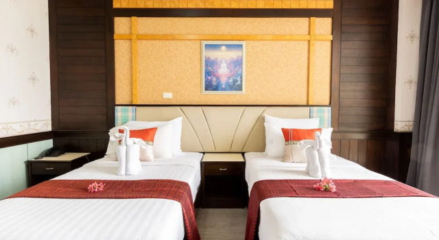 Двухместный номер Deluxe с балконом Surin Majestic Hotel