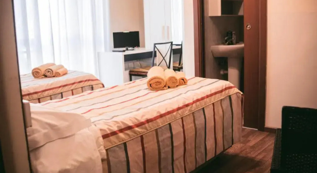 B&B Santa Monica, Prenota Hotel Pero Lombardia, vicino a Stazione Metro Pero