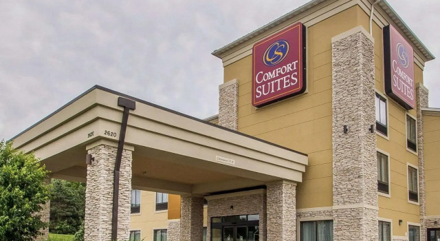 Четырёхместный люкс Comfort Suites Hudson I-94