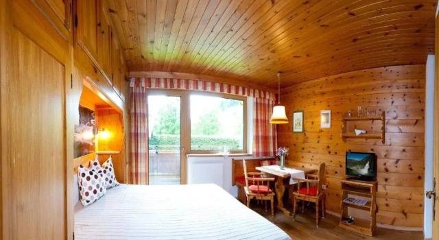 Apartment Gästehaus Luggau, Rezerwuj Apartament Hotele w Salzburg z parkingiem, Parking