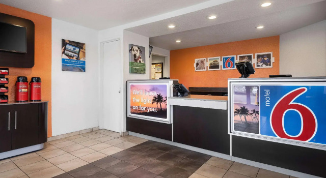 Motel 6 Buena Park, CA - Knotts Berry Farm - Disneyland