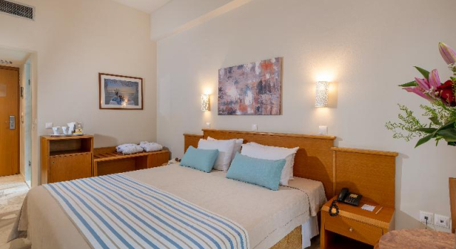 Двухместный номер Standard с балконом Minos Hotel