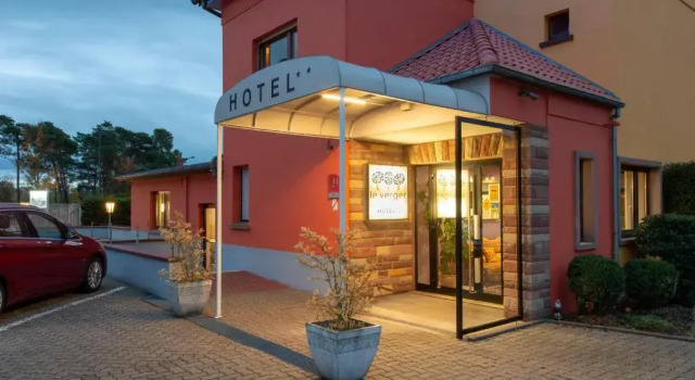 Le Verger De Bischwiller, Rezervovat Hotel Hotely v Bischwiller s parkováním, Parkování
