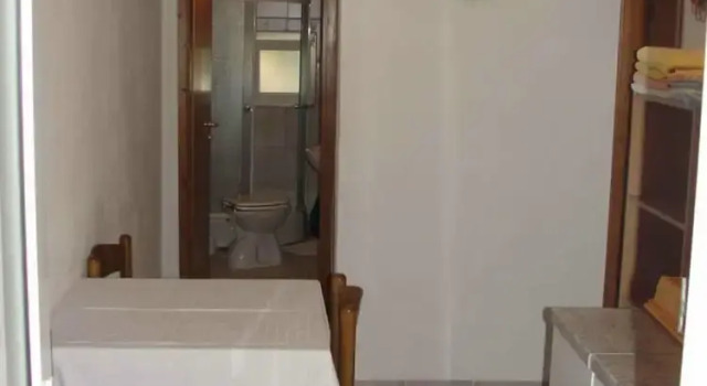 Apartments Pinija - Standard Two Bedroom Apartment With Balcony -, Book Lejlighed Hoteller i Split Region med parkering, Parkering