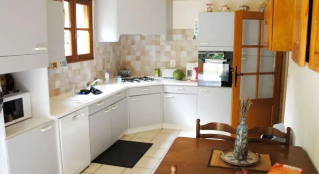 Villa With 4 Bedrooms In Saint-pierre-des-tripiers, With Wonderful Lake View, Private Pool, Furnished Garden - 41 Km From The Slopes