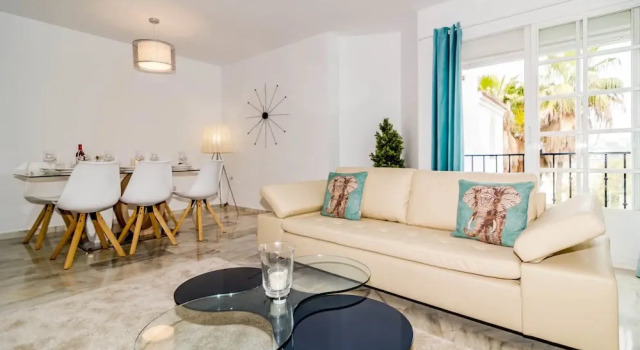 CNA-2 bedroom with large roof terrace, Забронировать Отель Отели Эстепона 4 звезды, рядом с Atalaya Golf &amp; Country Club, 4*