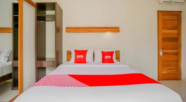 Deluxe Suite Oyo 90319 Angler Guest House Malang