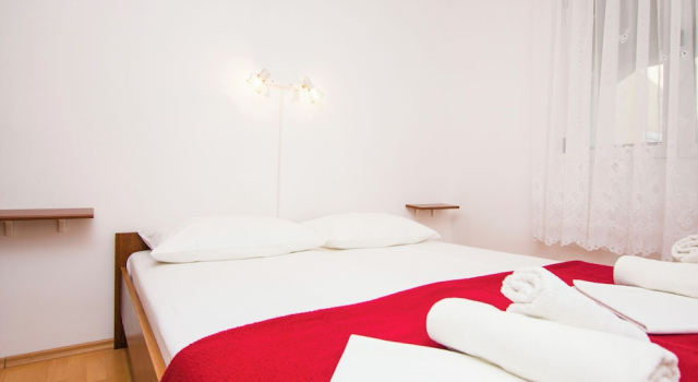 Apartment Veza, Book Lejlighed Hoteller i Pasman Island med parkering, Parkering