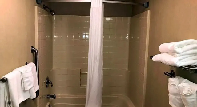 Люкс Quality Inn And Suites Skyways