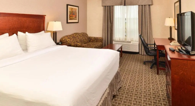 Двухместный номер Standard Holiday Inn Express Edmonton North by IHG