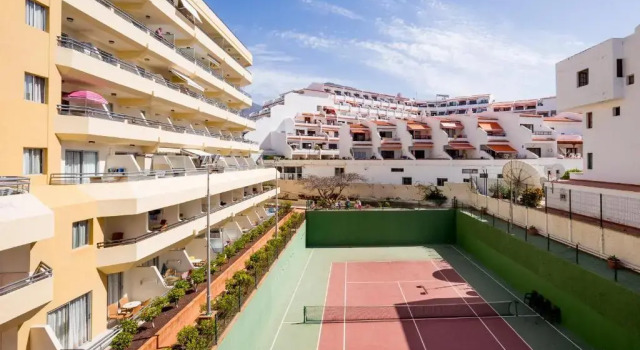 Great Location 1 Bedroom apartment, Book Apartment Hotels in Tenerife with Parking, Parking
