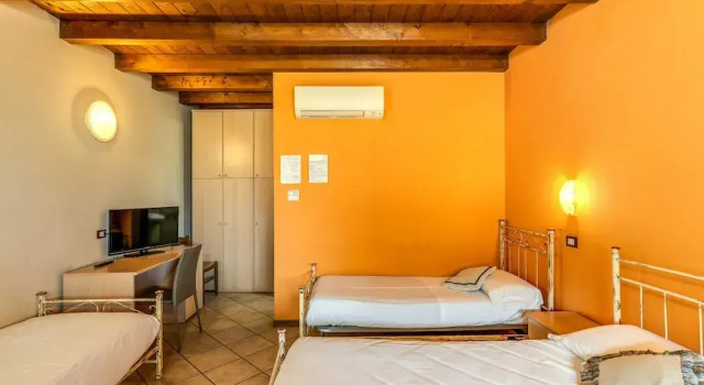 Agriturismo Pozzo Fiorito, Забронировать Фермерский дом Кастильоне-делле-Стивьере Ломбардия