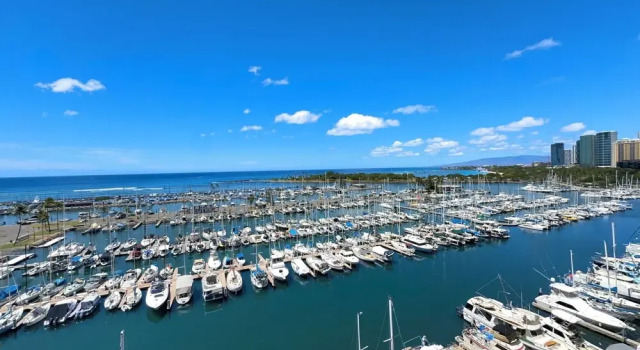 Апартаменты c 1 комнатой с видом на океан Ocean View 1BR at Ilikai Marina
