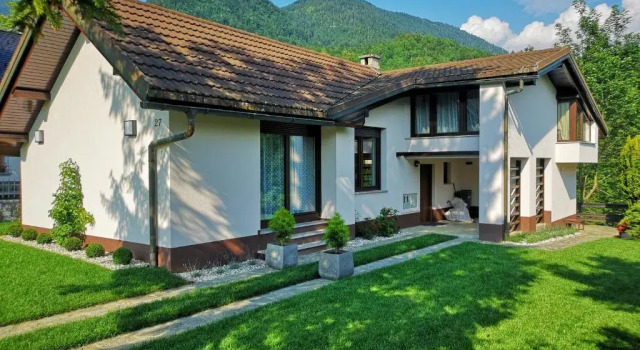 Коттедж Holiday House Red Deer