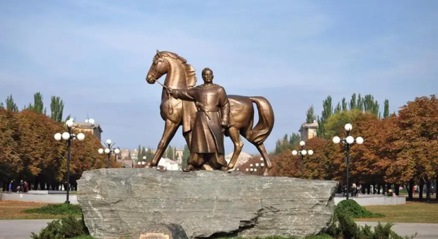 Студия KR Apartments on Metalurhiv 31
