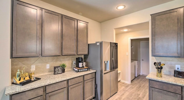 Коттедж Houston Home w/ Private Yard - 16 Mi to Dtwn