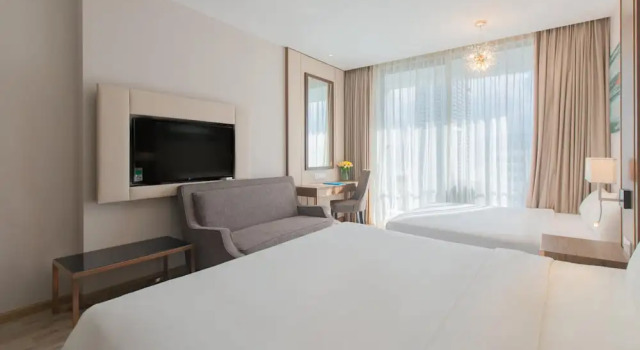 Студия люкс семейная с балконом и с видом на город PANORAMA Condotel by HLG