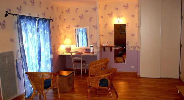 Logis De Chezelles, Rezerwuj Hotel Hotele w Cher z parkingiem, Parking