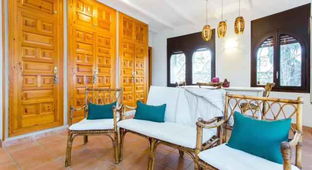 TarracoHomes, Villa with Botanic Garden and Private Pool facing the Beach, Забронировать Вилла Монроч-дел-Камп Таррагона