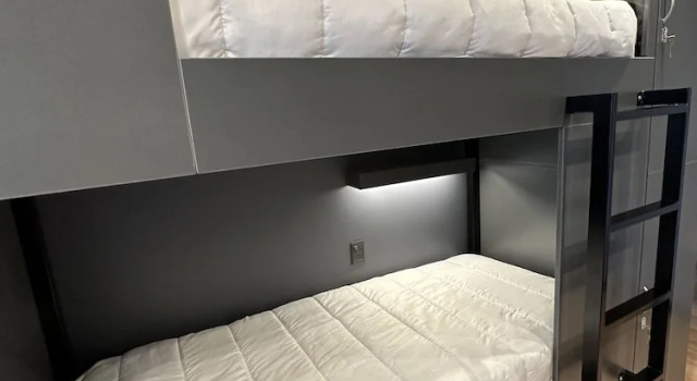 Кровать в общем номере MONS hostel
