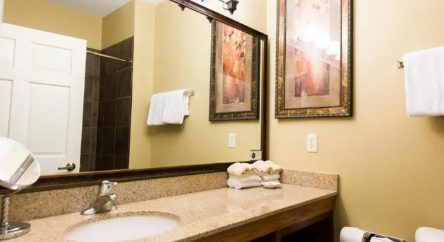 Четырёхместный номер Standard Bridges Bay Resort