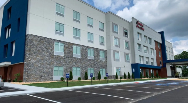 Hampton Inn & Suites Pittsburgh New Stanton PA, Buchen Sie Hotel New Stanton Pennsylvania