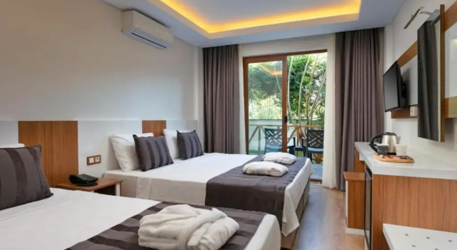 Трёхместный номер Standard с видом на сад Le Marden Hotel Spa