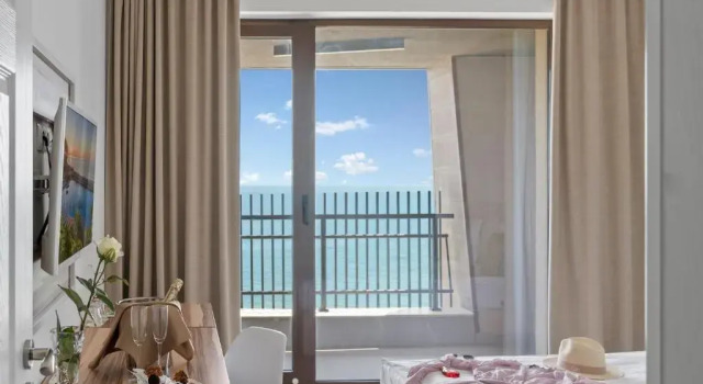 Двухместный номер Standard с балконом и с видом на море HVD Nympha Hotel