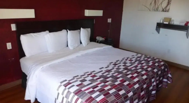 Номер Superior Red Roof Inn St Louis - Florissant