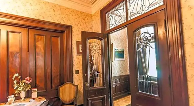 Carriage House Inn
