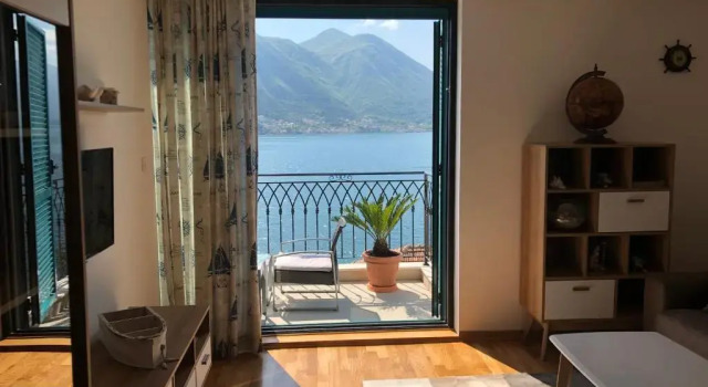 Lux Apartment, Astonishing View, 20m From Beach, Book Lejlighed Hoteller i Kotor Riviera med parkering, Parkering