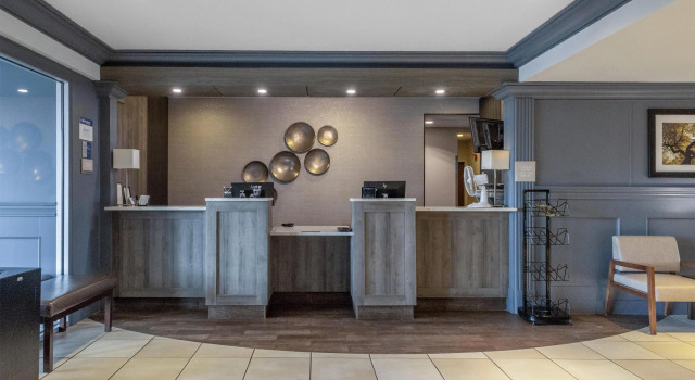 Holiday Inn Express and Suites Dawson Creek, an IHG Hotel, Buchen Sie Hotel  