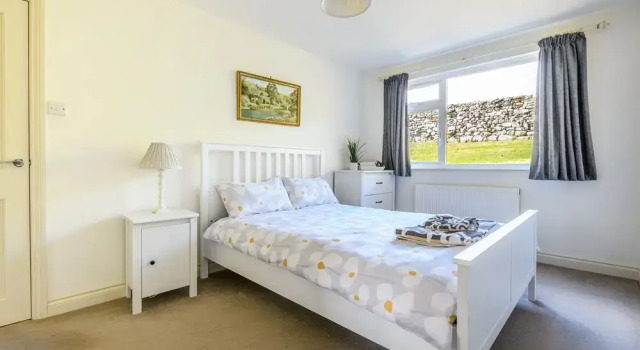 2 Orchard Leigh