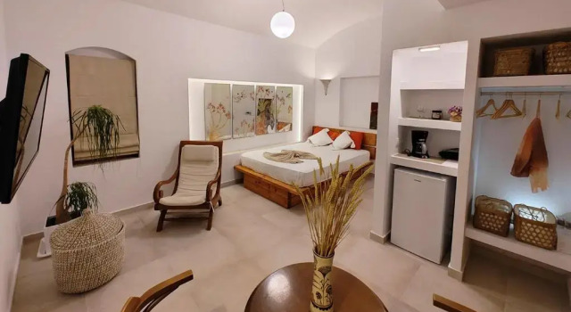 Theasis Studio, Забронировать Отель Мегалохори Санторини, рядом с Винодельня Гавала