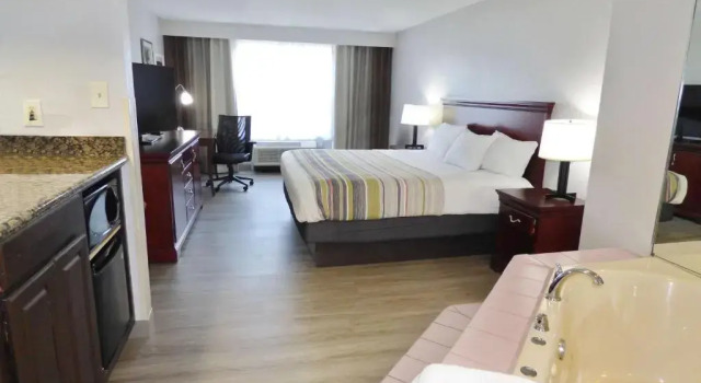 Люкс Country Inn & Suites by Radisson, Biloxi-Ocean Springs, MS