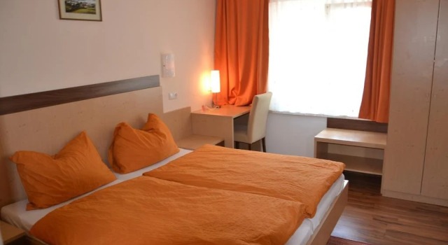 Gasthof Roitner, Reserva ahora Hotel Hoteles en Ebensee con aparcamiento, Aparcamiento