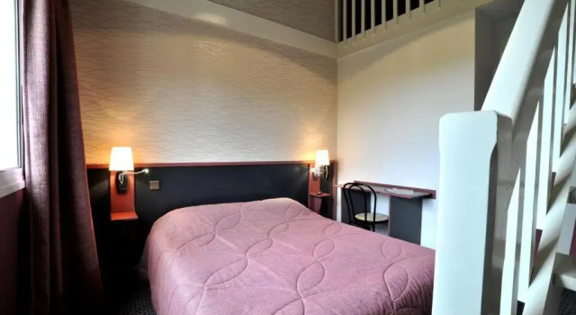 Трёхместный номер Standard Brit Hotel Confort Villefranche-de-Rouergue
