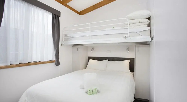 Номер Deluxe с 2 комнатами с балконом Warrnambool Holiday Village