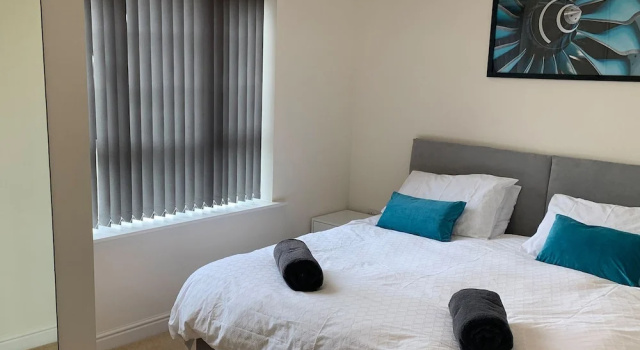 Апартаменты с 2 комнатами с балконом Continental Apartments at Wallis Square with Parking, WiFi & Netflix