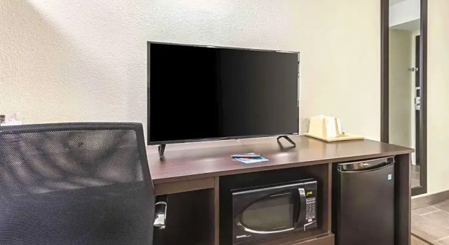 Двухместный люкс Business Travelodge by Wyndham Flowood Jackson Airport North