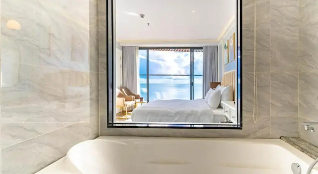 La Vague Hotel